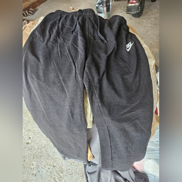 Nike Charcoal Fleece Joggers - Picture 1 of 3